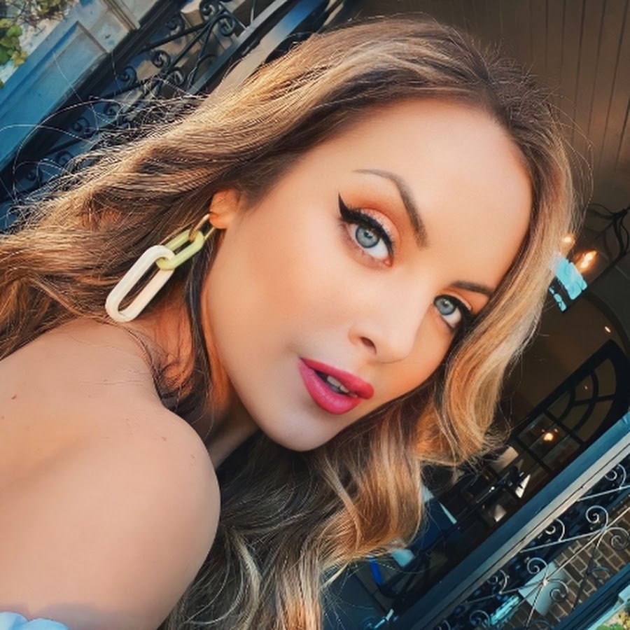 Elizabeth Gillies